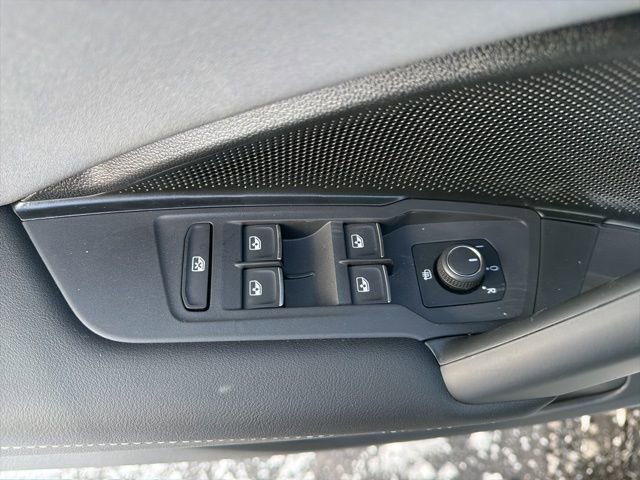 New 2026 Volkswagen Tiguan SE image 19