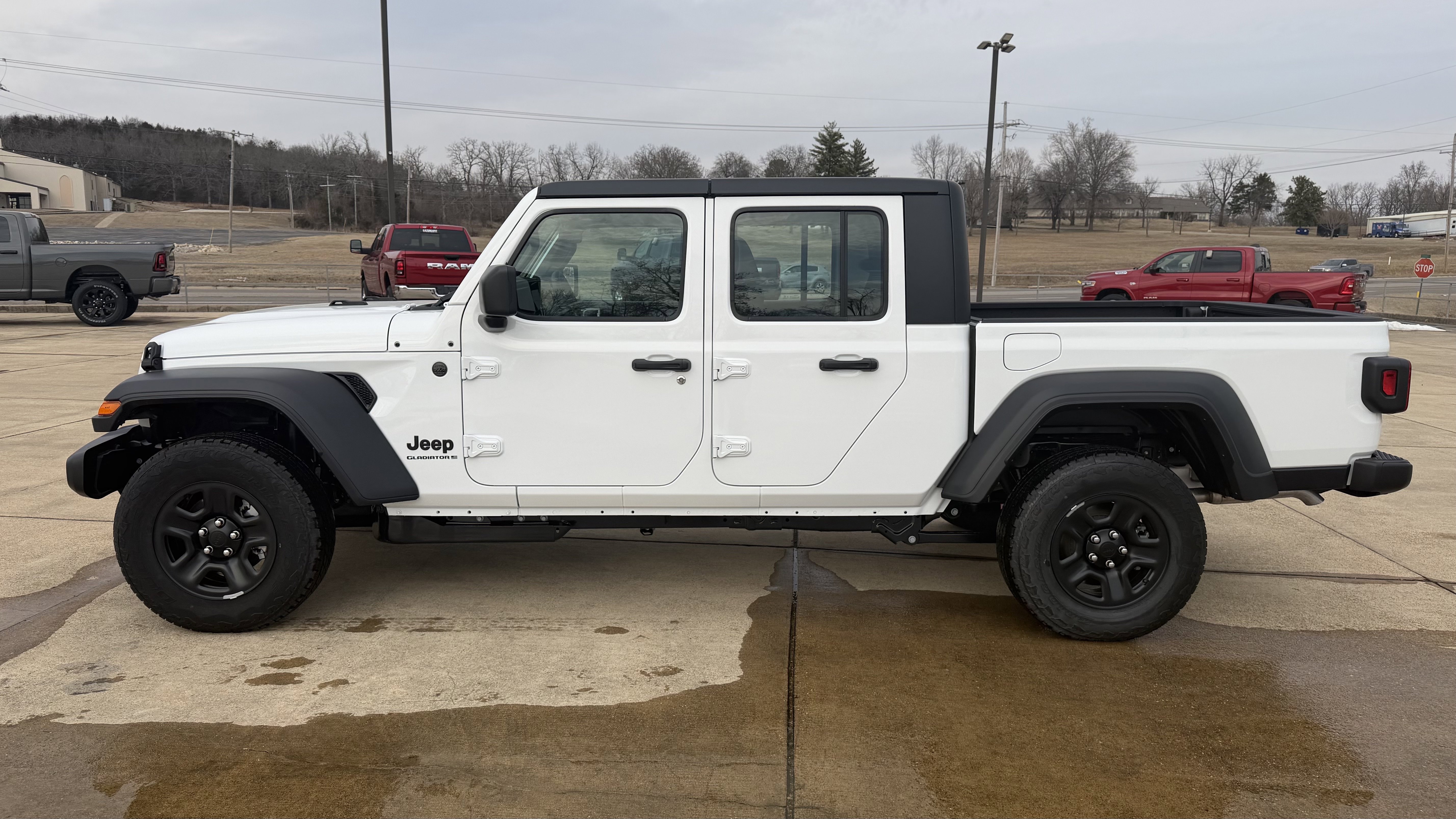 New 2026 Jeep Gladiator Sport image 4