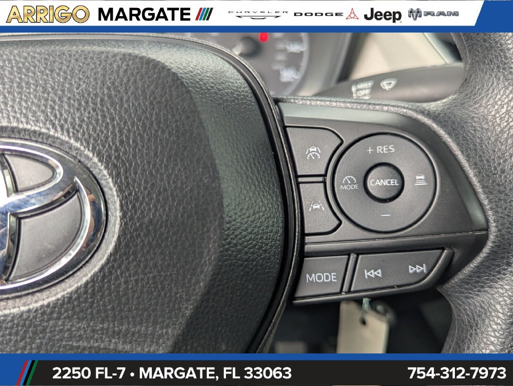 Used 2025 Toyota Corolla LE FWD image 24