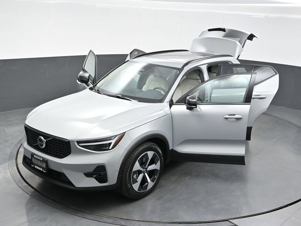 New 2026 Volvo XC40 B5 Plus w/ Protection Package Premier AWD/4WD image 41