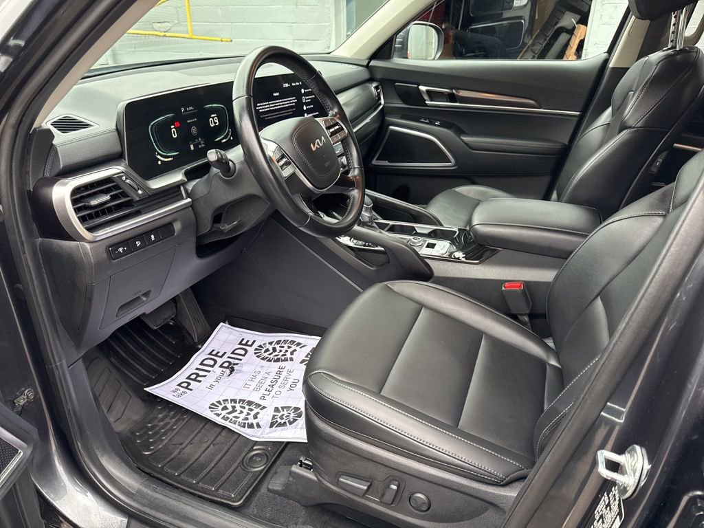 Used 2024 Kia Telluride S image 19