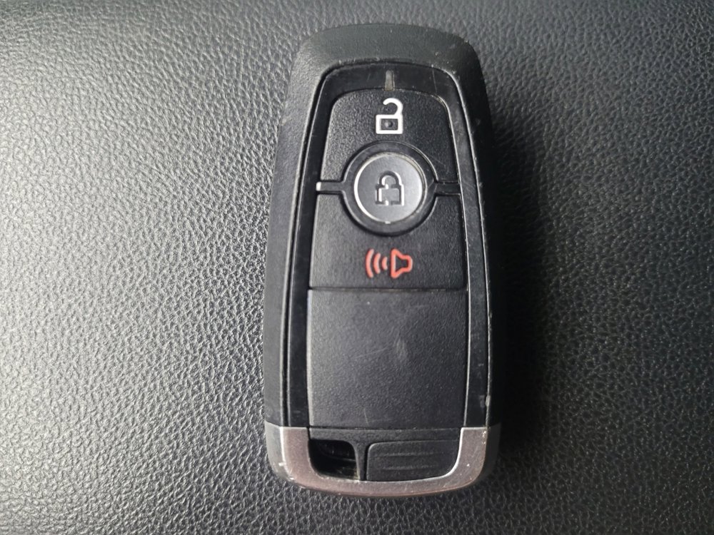 Used 2020 Ford Escape SE image 32
