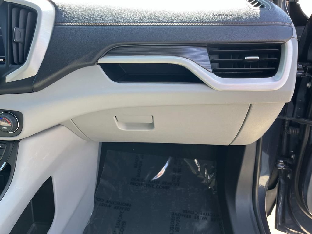 Used 2019 GMC Terrain SLT w/ Preferred Package FWD image 30