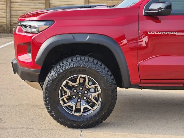 Used 2026 Chevrolet Colorado ZR2 w/ Technology Package AWD/4WD image 14