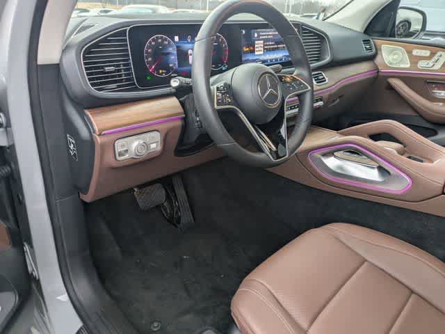 Used 2025 Mercedes-Benz GLE 350 4MATIC w/ AMG Line Exterior image 2