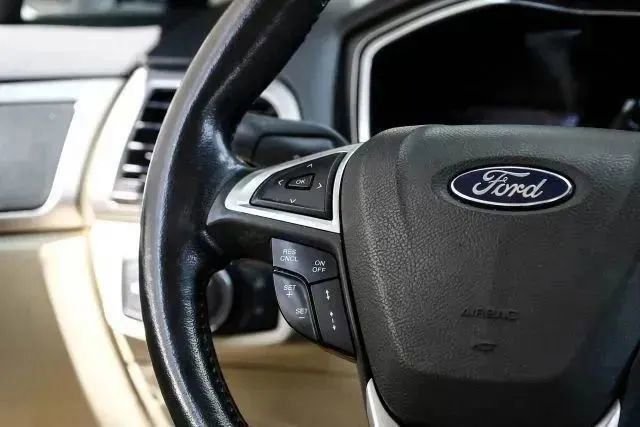 Used 2016 Ford Fusion SE w/ Equipment Group 502A image 22