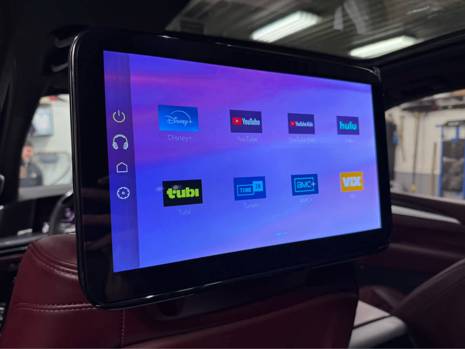 Used 2026 Cadillac Escalade Luxury w/ LPO, Floor Liner Package image 30