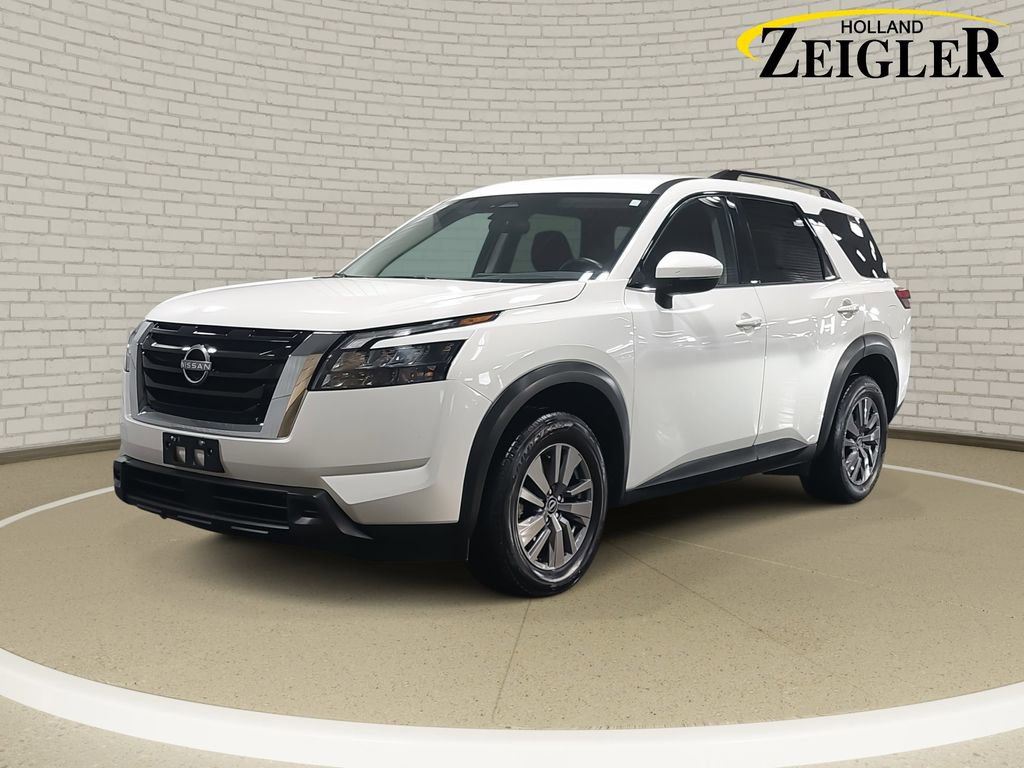 Used 2025 Nissan Pathfinder SV
