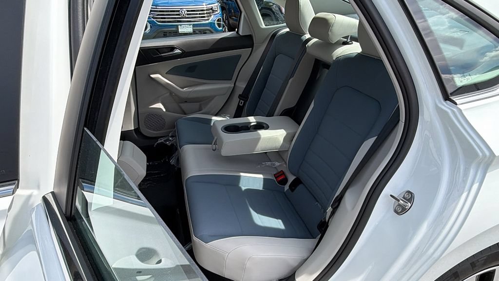 New 2026 Volkswagen Jetta SE FWD image 12
