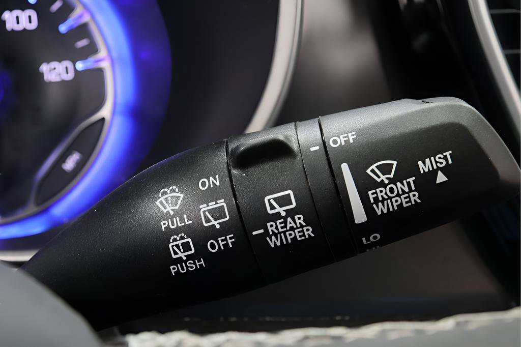 Used 2026 Chrysler Pacifica Select image 17