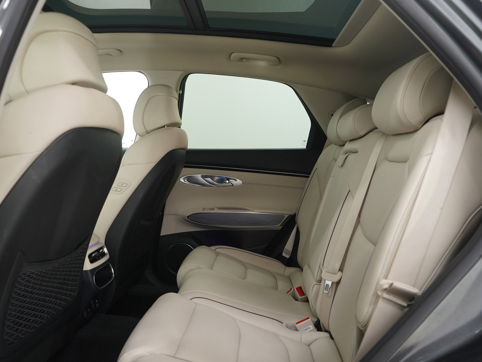 Used 2024 Genesis GV70 2.5T Advanced w/ Advanced Package image 21