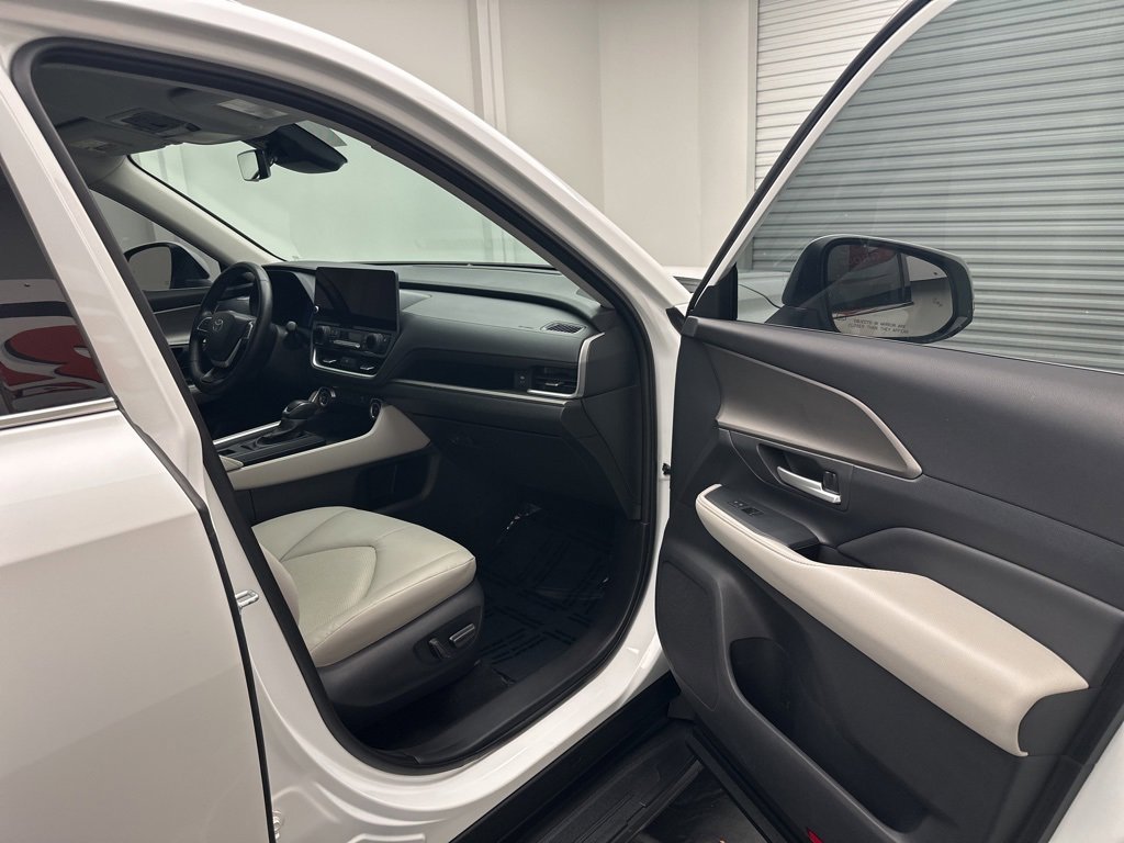 Used 2024 Toyota Grand Highlander XLE image 8