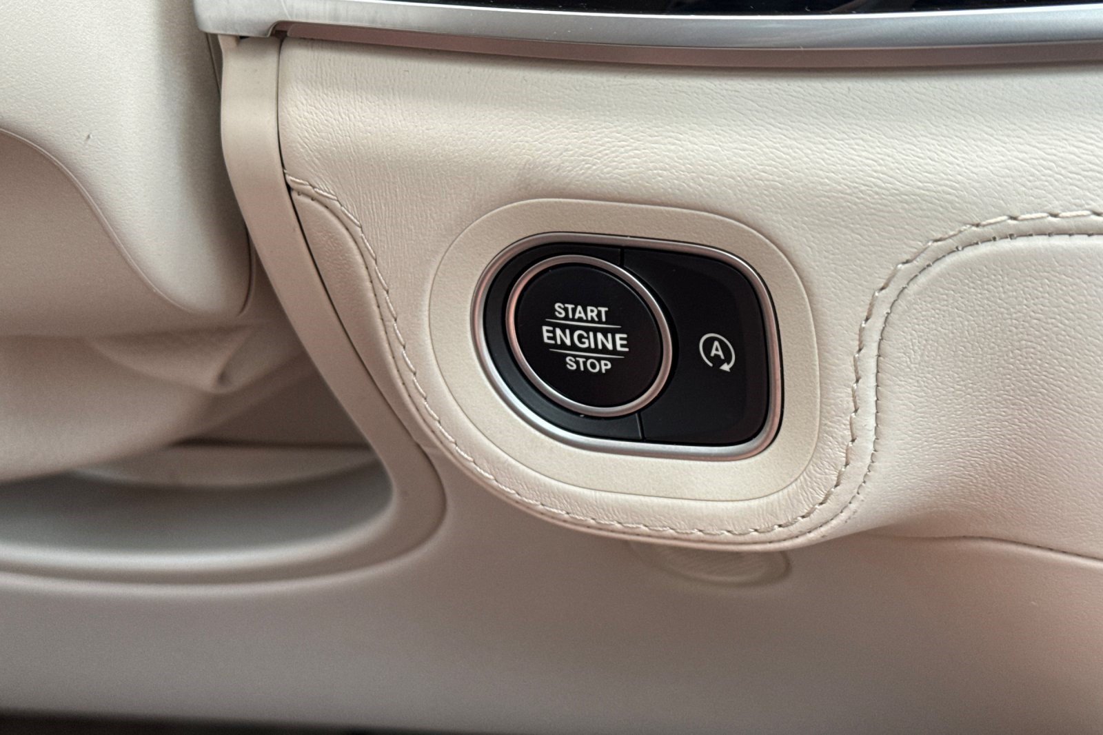 Used 2025 Mercedes-Benz Maybach GLS 600 4MATIC image 16
