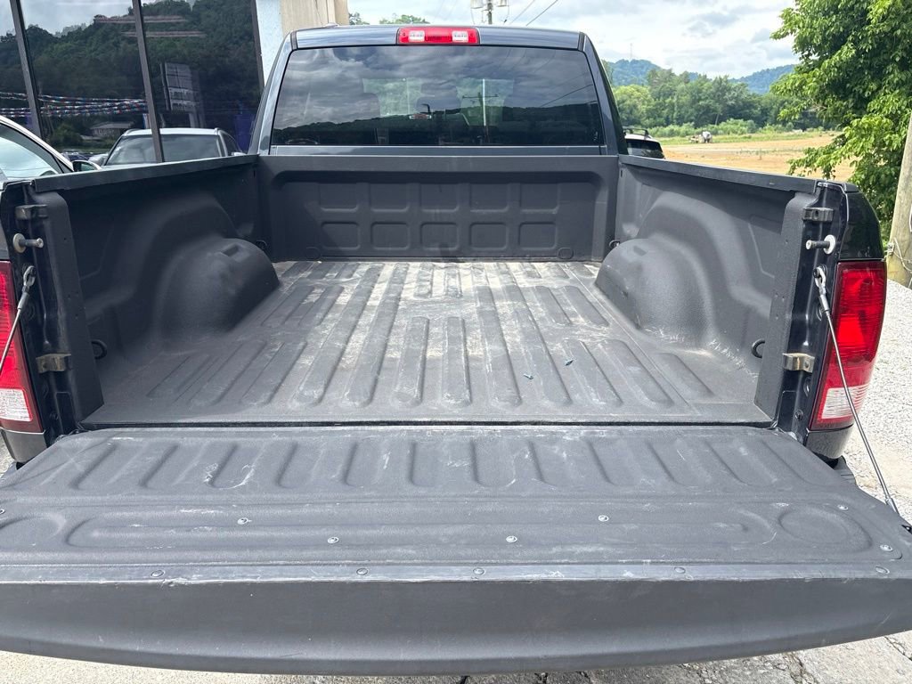 Used 2018 RAM 1500 Express AWD/4WD image 10