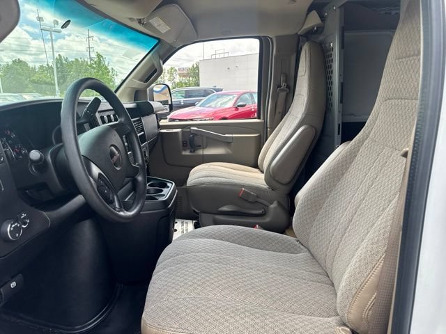 Used 2016 GMC Savana 2500 RWD image 21