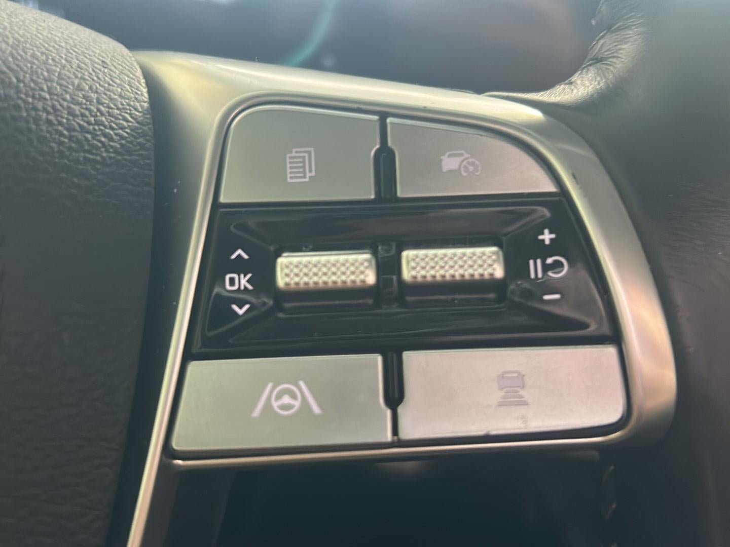 Used 2023 Kia Telluride LX FWD image 19