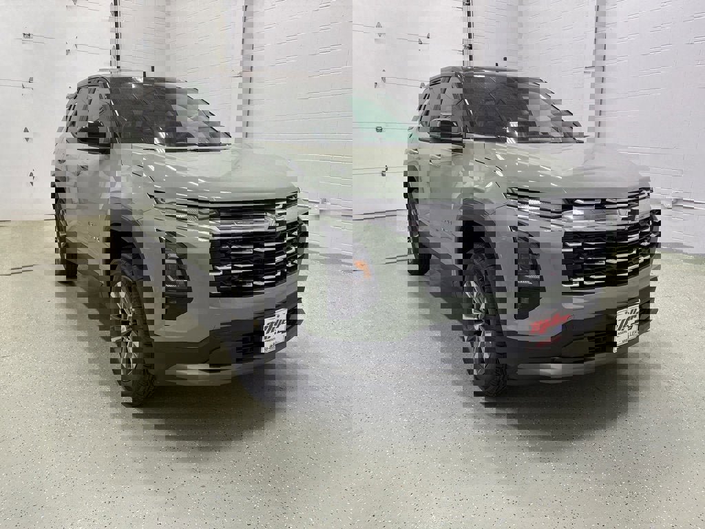 New 2026 Chevrolet Equinox LT w/ LPO, Floor Liner Package image 2