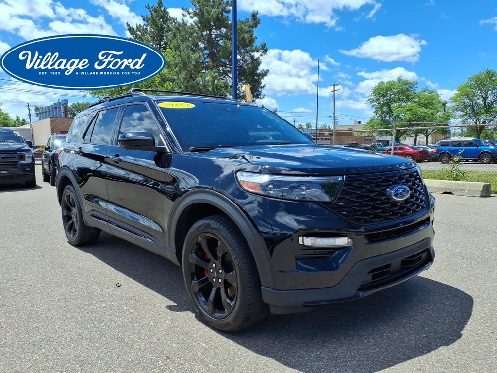 Certified 2023 Ford Explorer ST-Line AWD/4WD image 3