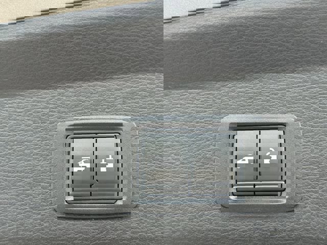 Used 2023 Mitsubishi Outlander SE image 32