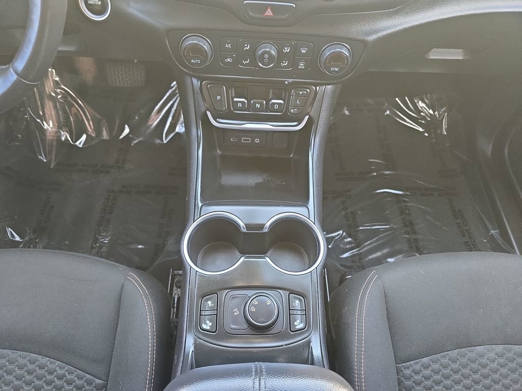 Used 2018 GMC Terrain SLE w/ Driver Convenience Package image 12