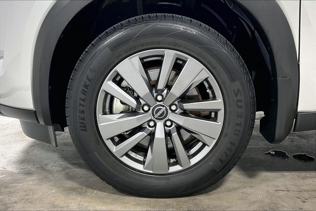 Used 2025 Nissan Pathfinder S FWD image 10