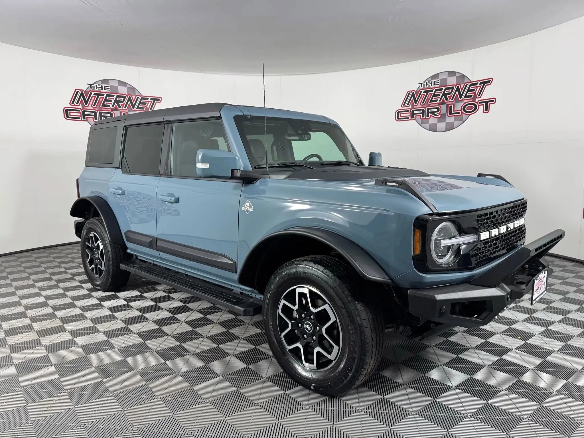 Used 2023 Ford Bronco Outer Banks image 9