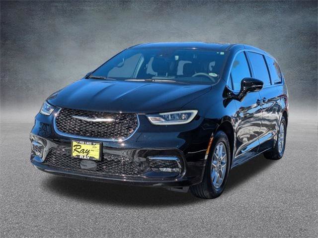 Certified 2026 Chrysler Pacifica Select image 8