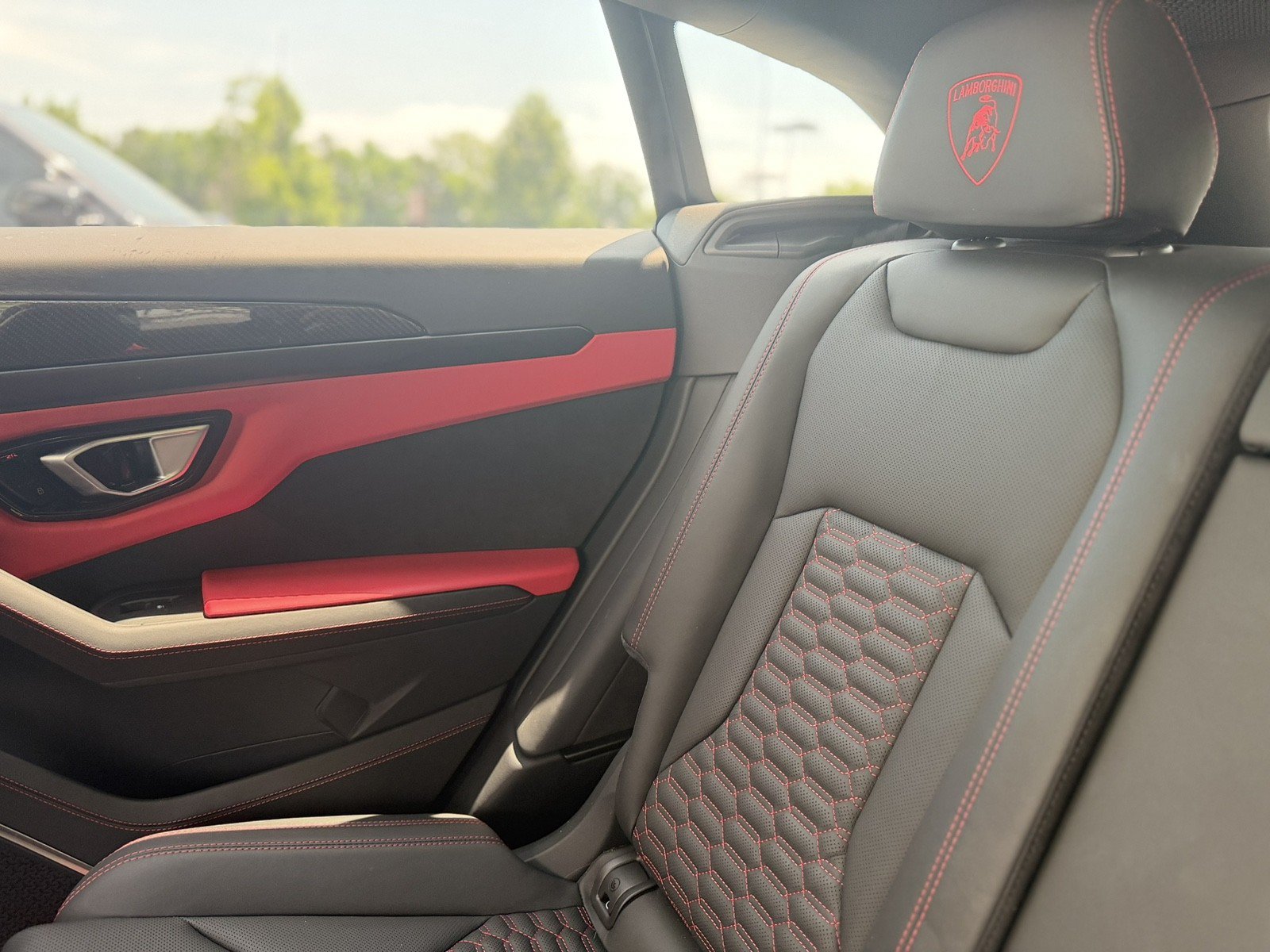 Used 2021 Lamborghini Urus AWD/4WD image 29