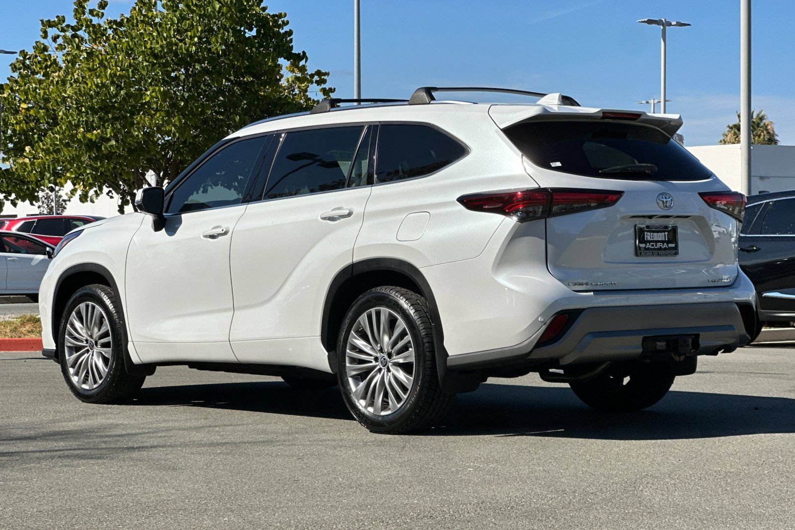 Used 2022 Toyota Highlander Platinum FWD image 6