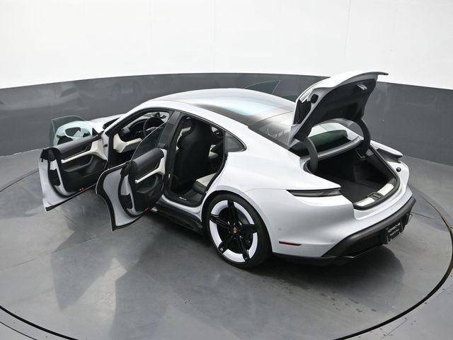 Used 2025 Porsche Taycan GTS image 30