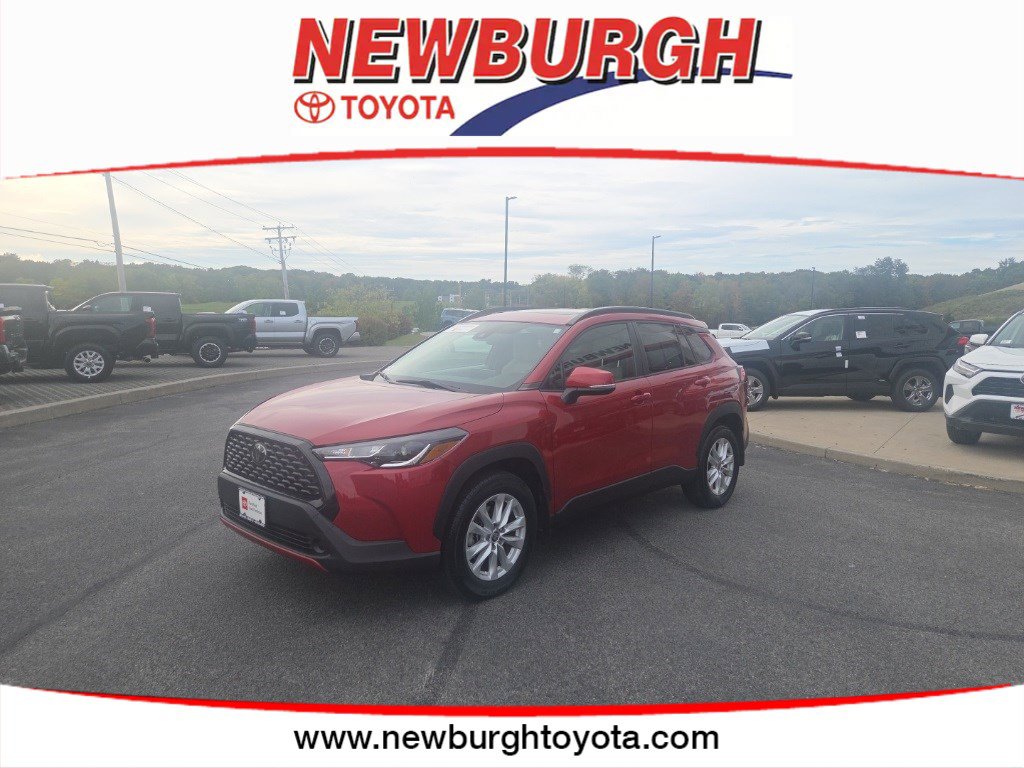 Certified 2022 Toyota Corolla Cross LE image 1