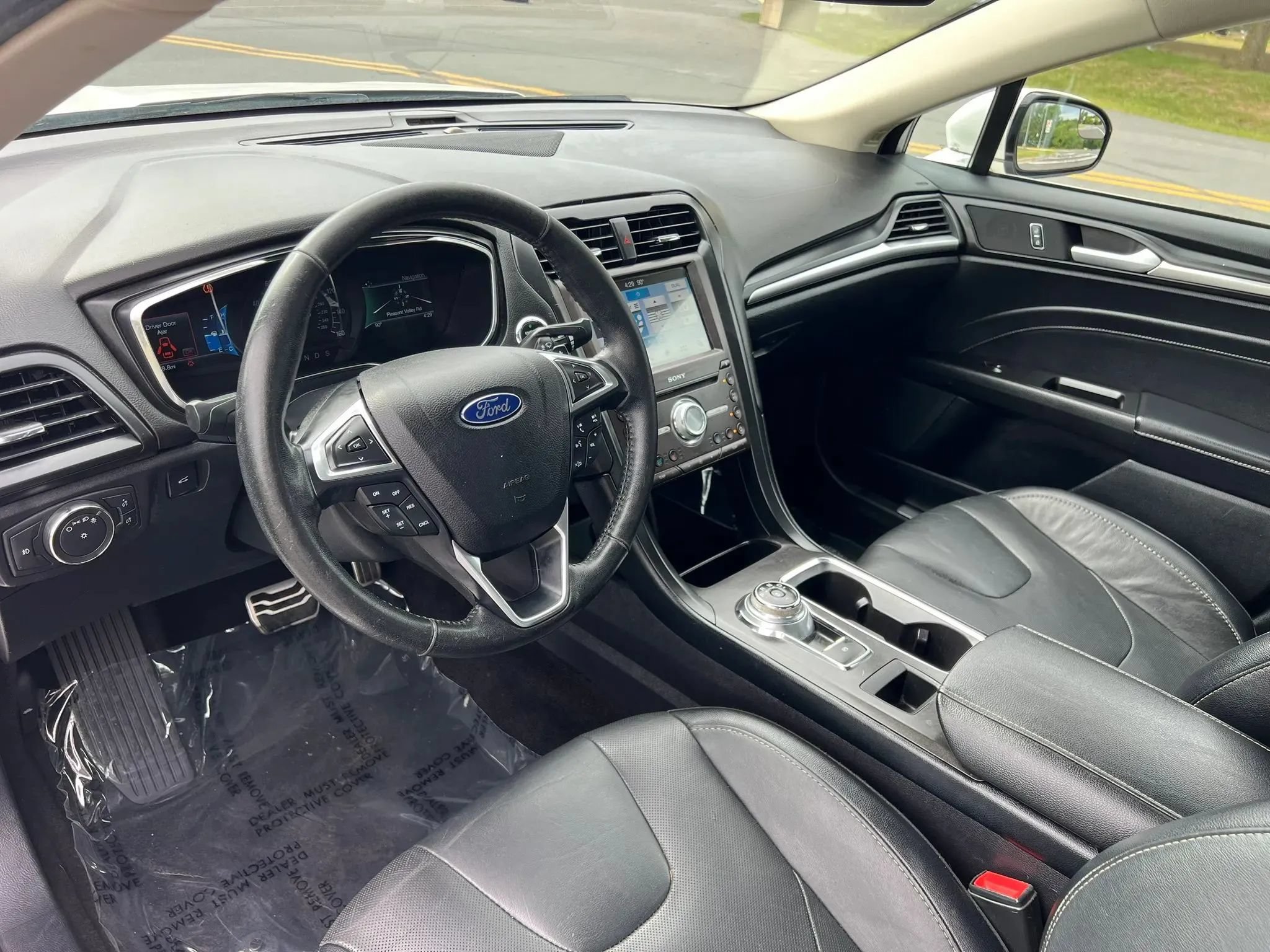 Used 2017 Ford Fusion Titanium AWD/4WD image 15