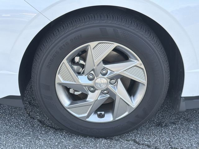 Certified 2025 Hyundai Sonata SE image 11
