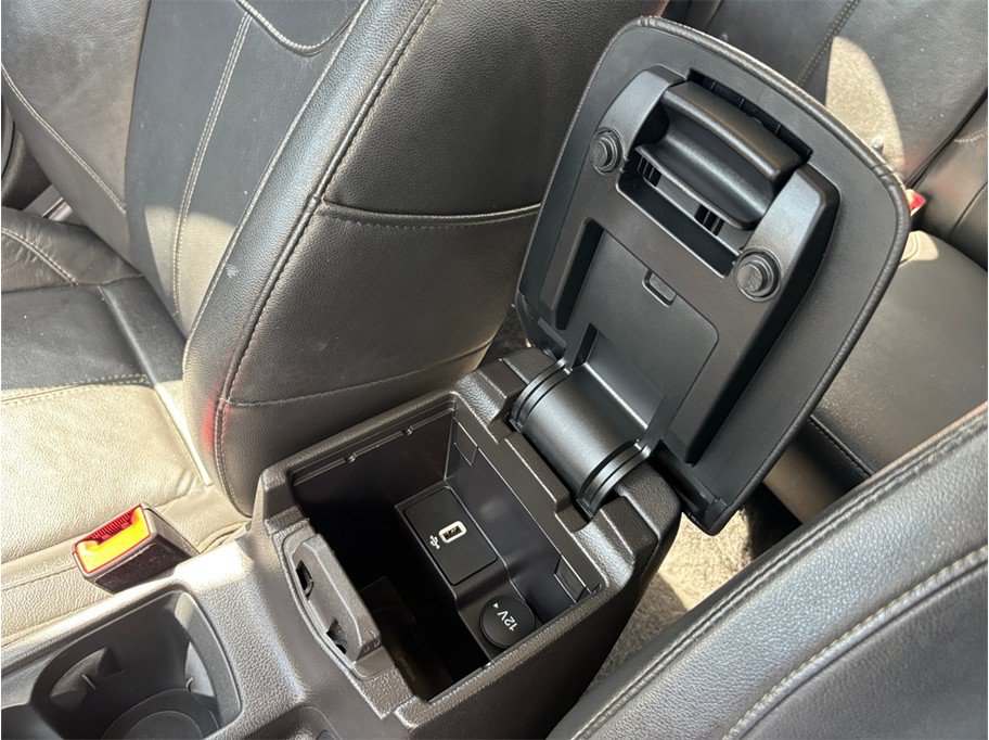 Used 2016 Ford Focus Titanium FWD image 32