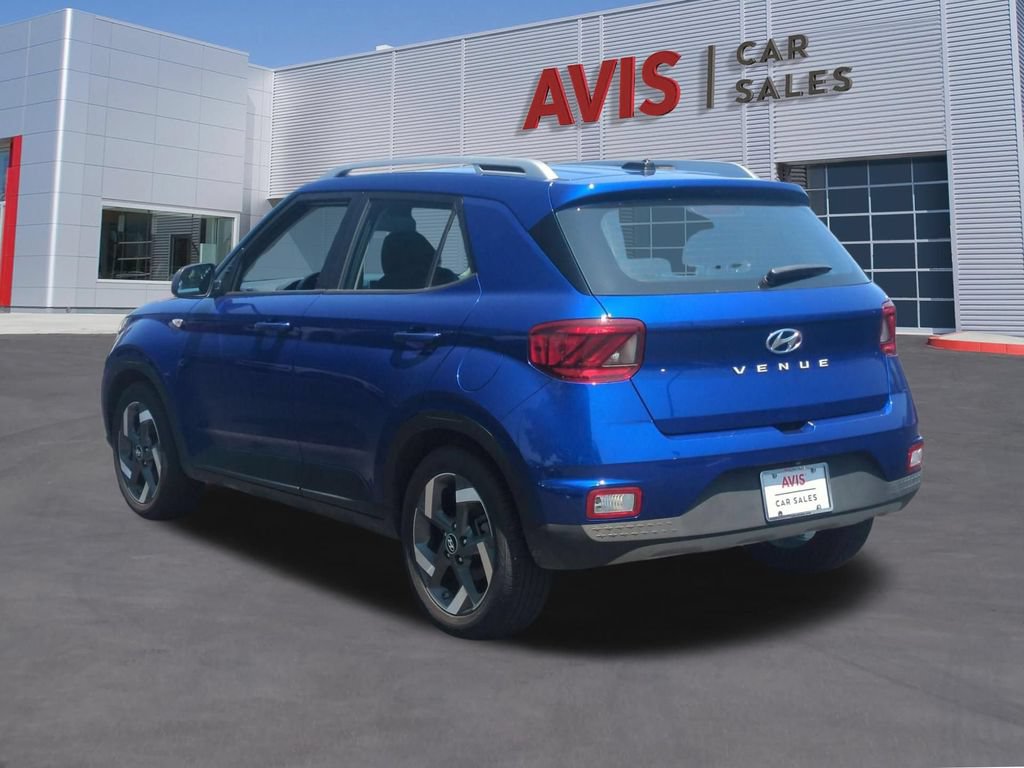 Used 2025 Hyundai Venue SEL FWD image 9