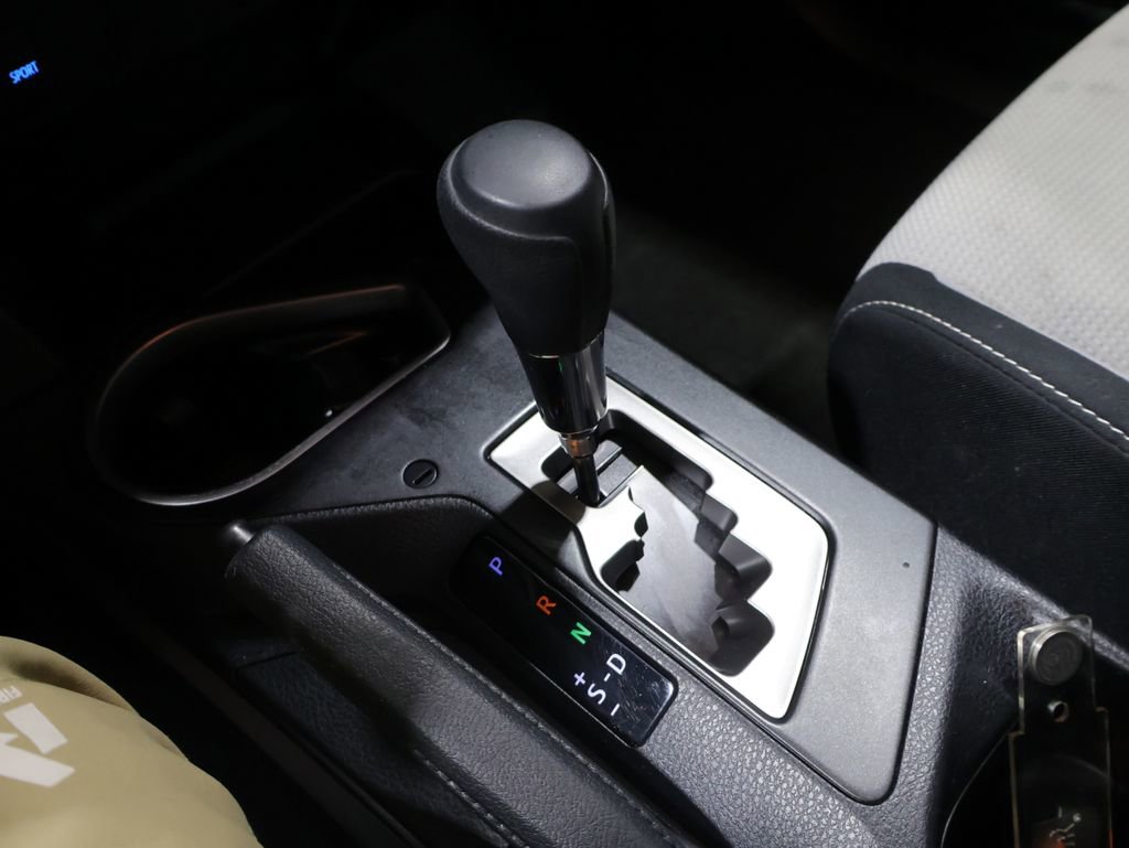 Used 2018 Toyota RAV4 XLE w/ Convenience Package image 28