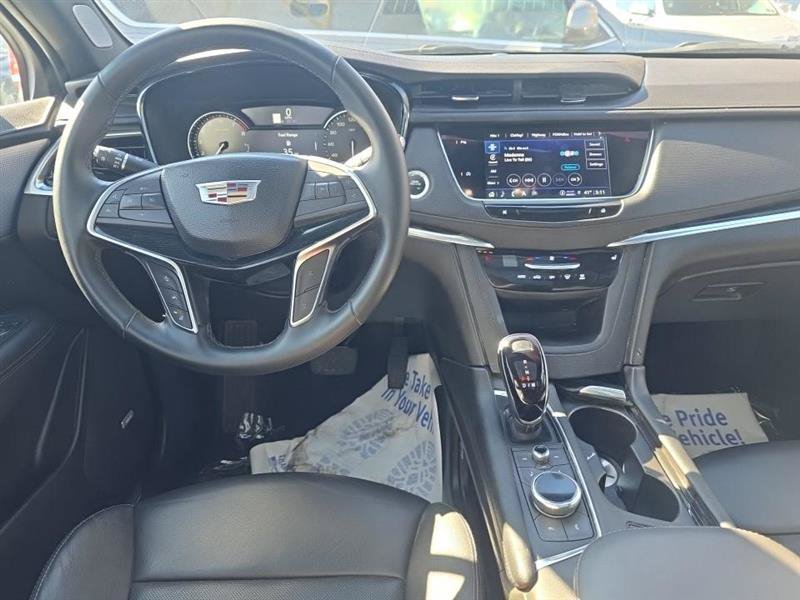 Used 2025 Cadillac XT5 Premium Luxury FWD image 8