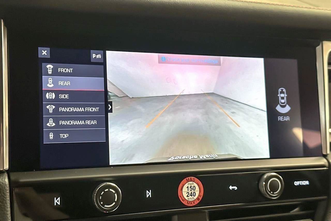 Certified 2025 Porsche Macan image 43