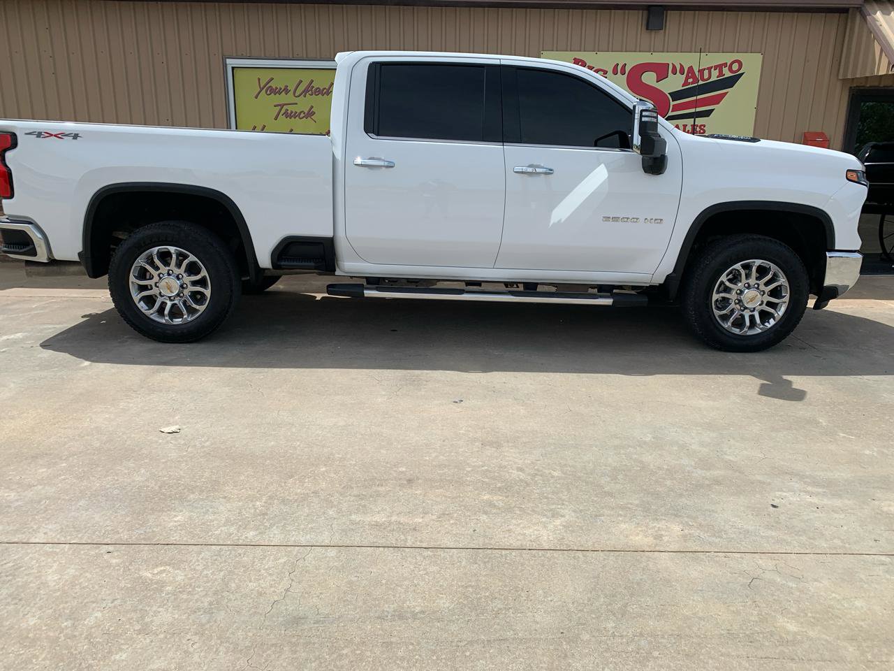 Used 2025 Chevrolet Silverado 2500 LTZ w/ LTZ Convenience Package image 6