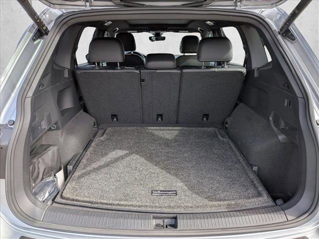Used 2024 Volkswagen Tiguan SE R-Line AWD/4WD image 6
