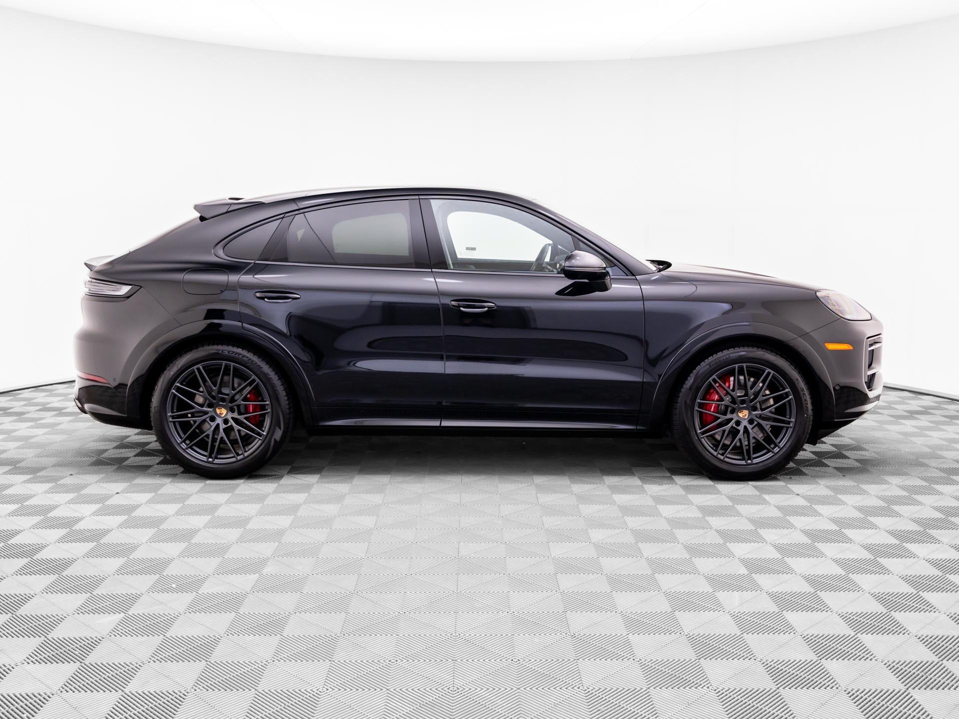 New 2027 Porsche Cayenne GTS AWD/4WD image 7