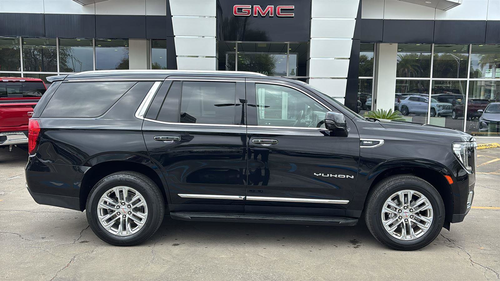 Used 2021 GMC Yukon SLT w/ SLT Luxury Plus Package image 8