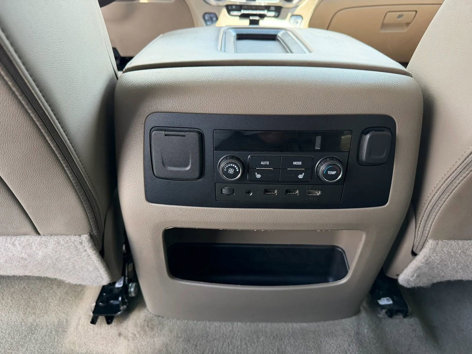 Used 2018 GMC Yukon XL SLT w/ Open Road Package image 31