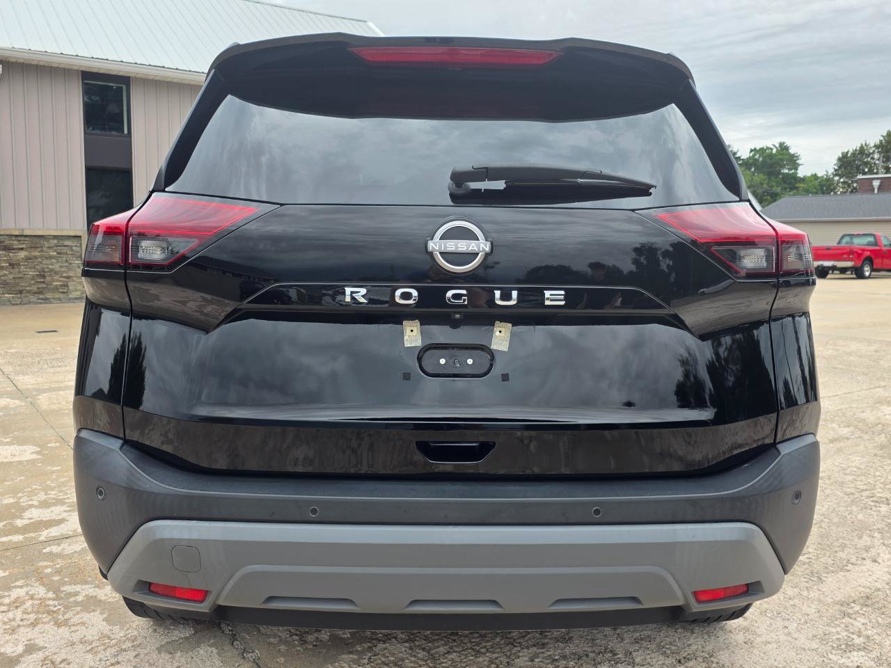 Used 2023 Nissan Rogue S FWD image 15