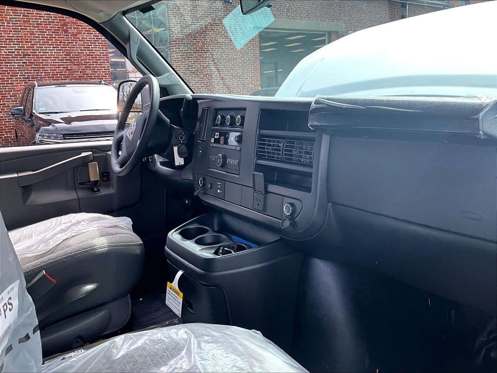 New 2026 Chevrolet Express 2500 w/ Driver Convenience Package RWD image 10