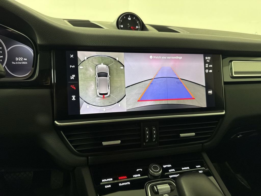 Certified 2023 Porsche Cayenne Platinum Edition image 30