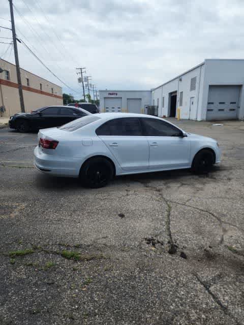 Used 2017 Volkswagen Jetta S w/ Jetta S Cold Weather Package FWD image 12