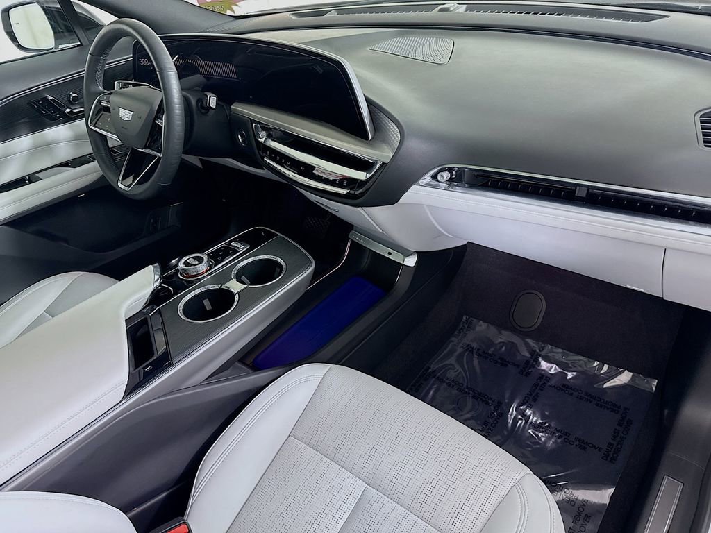 Used 2024 Cadillac Lyriq Luxury AWD/4WD image 33