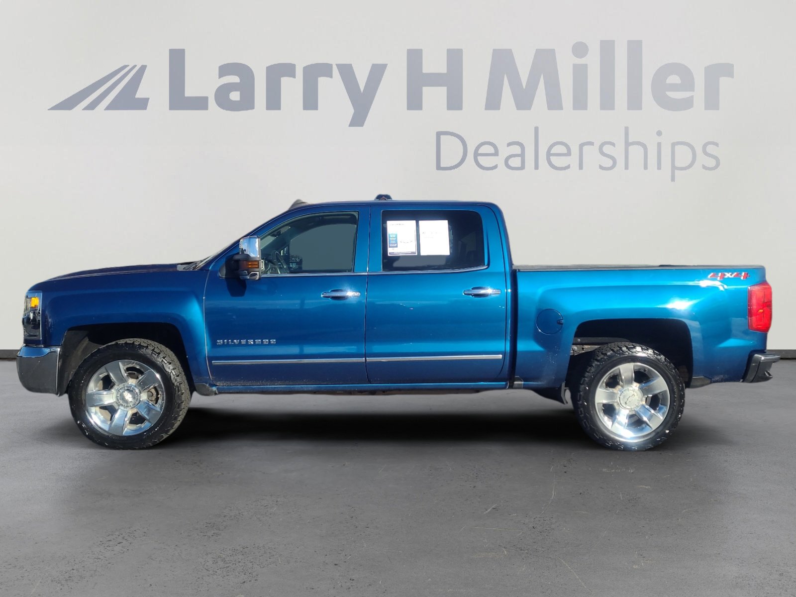 Used 2018 Chevrolet Silverado 1500 LTZ w/ Max Trailering Package image 2