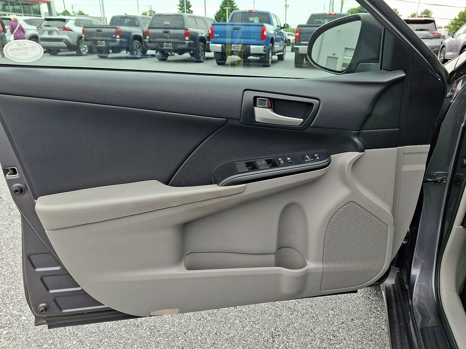 Used 2014 Toyota Camry LE FWD image 13